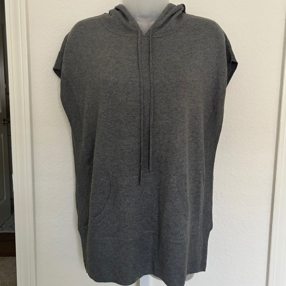 Forever 21 Tops - Hooded Sleeveless Tunic Sweater- Forever 21